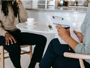 Hạn chế các nguy cơ từ cái tôi của nhà khoa học khi phỏng vấn định tính